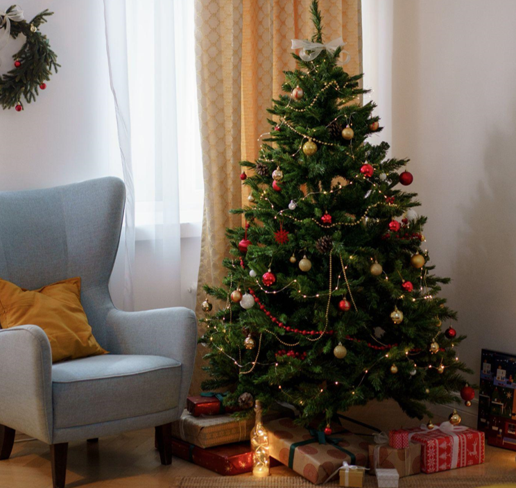 Why an Artificial Christmas Tree is Perfect for Your Holidays